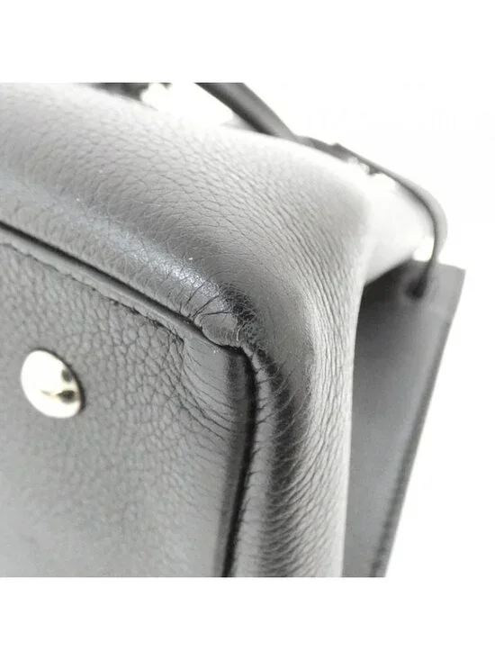 Louis Vuitton Lockme Bag - Picture 3 of 9